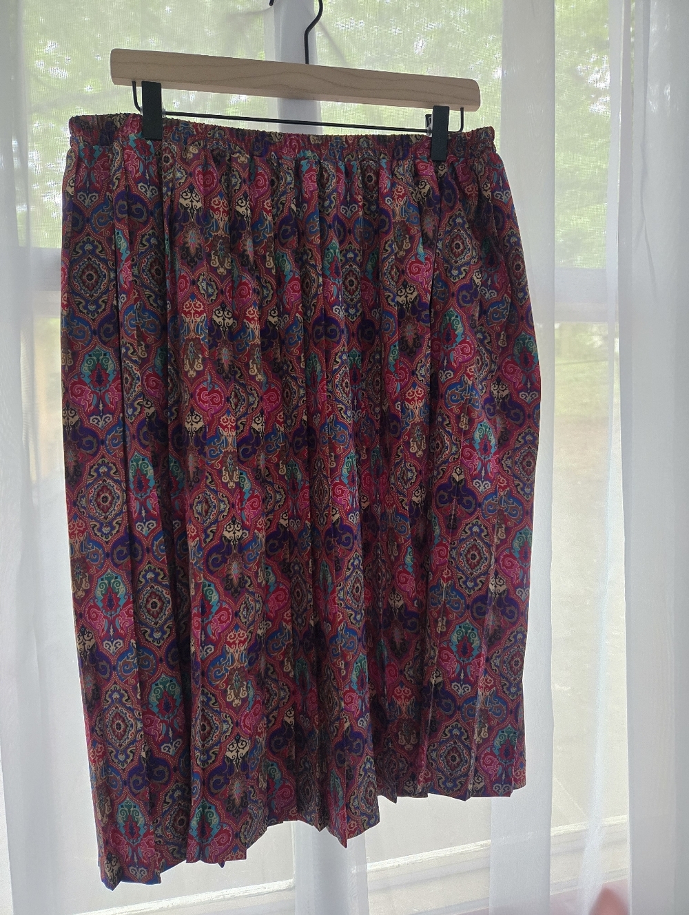 Vintage Leslie Fay Multi-Color Printed Midi Skirtsie